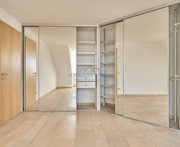 Zimmer groß